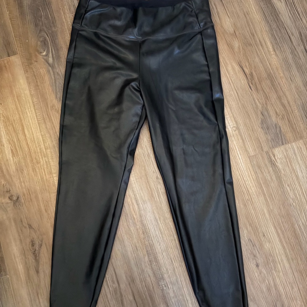 Athleta black faux fleece lined leather Leggings